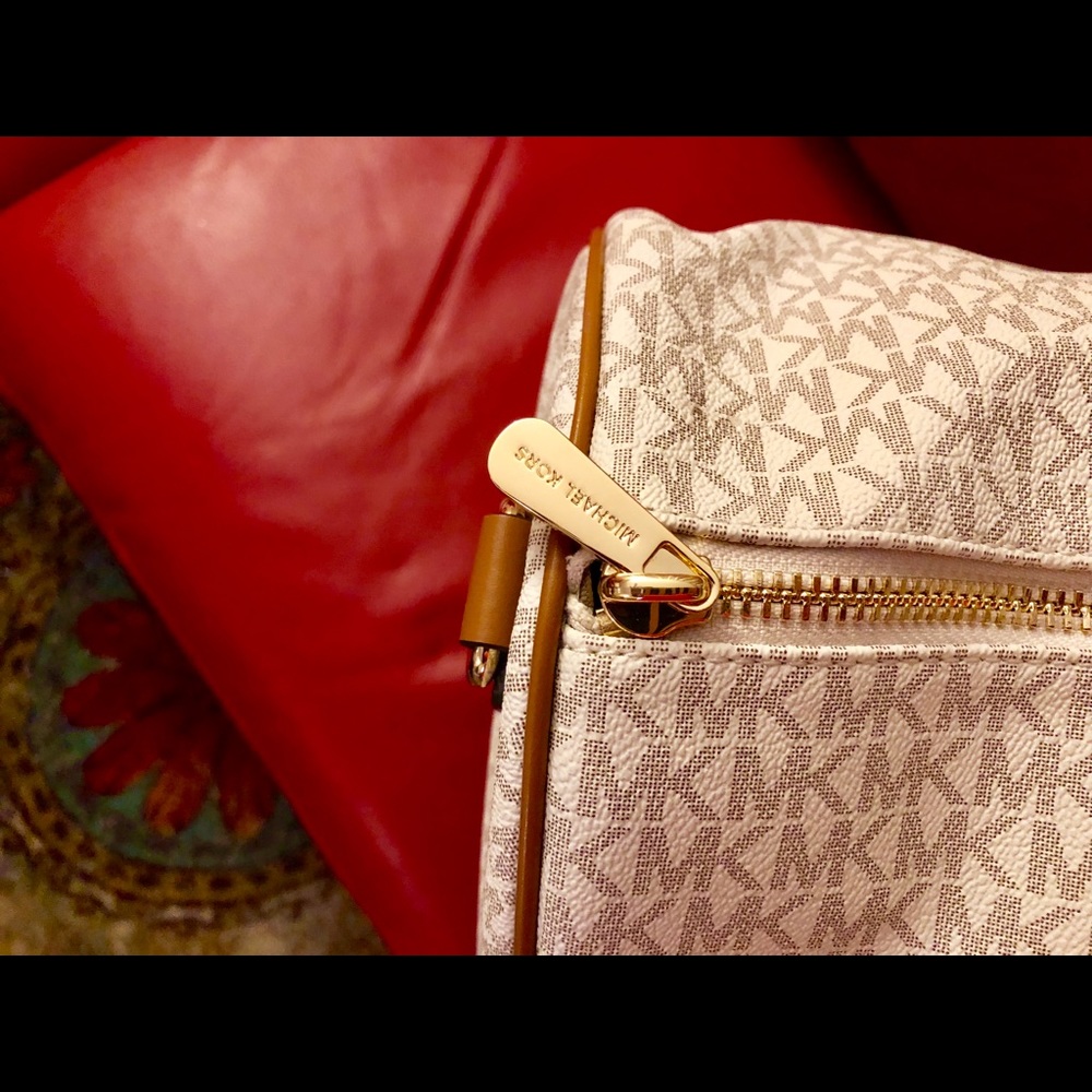 MICHAEL KORS  Vanilla/ Acorn weekend / travel bag - Picture 4 of 6